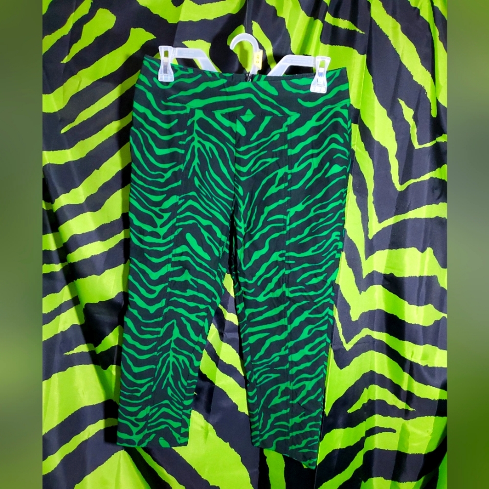 Sourpuss Green Zebra/Tiger print Capri - Large New With Tag